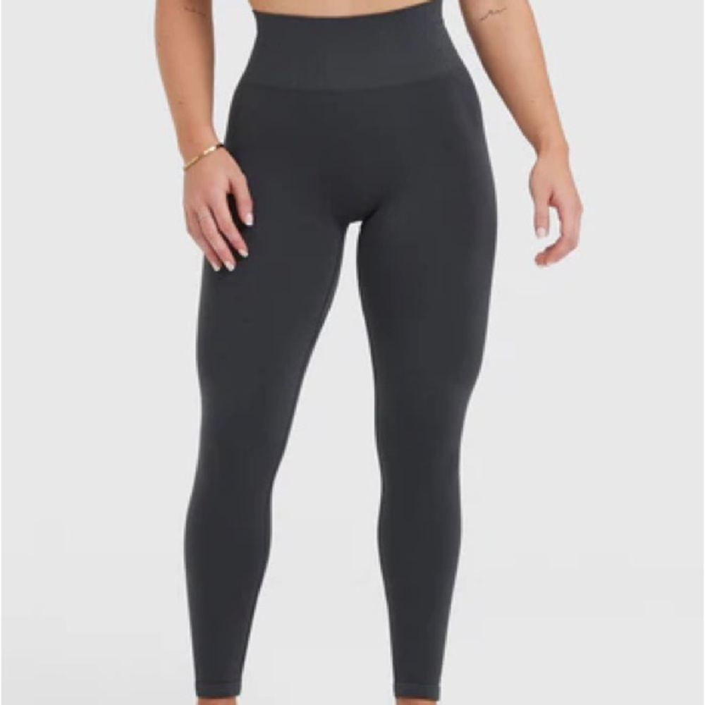 Oner Active Effortless Seamless Leggings - Coal - Size Small - Short Length